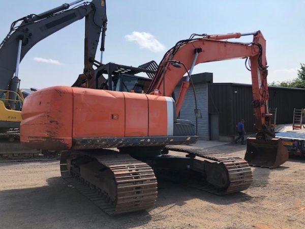 Hitachi ZX210LC-3 Hydraulic Crawler Excavator - £22,000 - Image 3